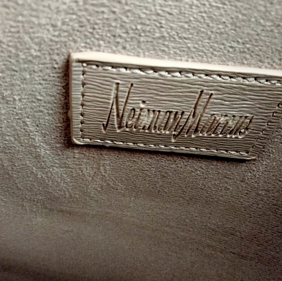 Neiman Marcus Shoulder Bag Silver - Picture 3 of 10